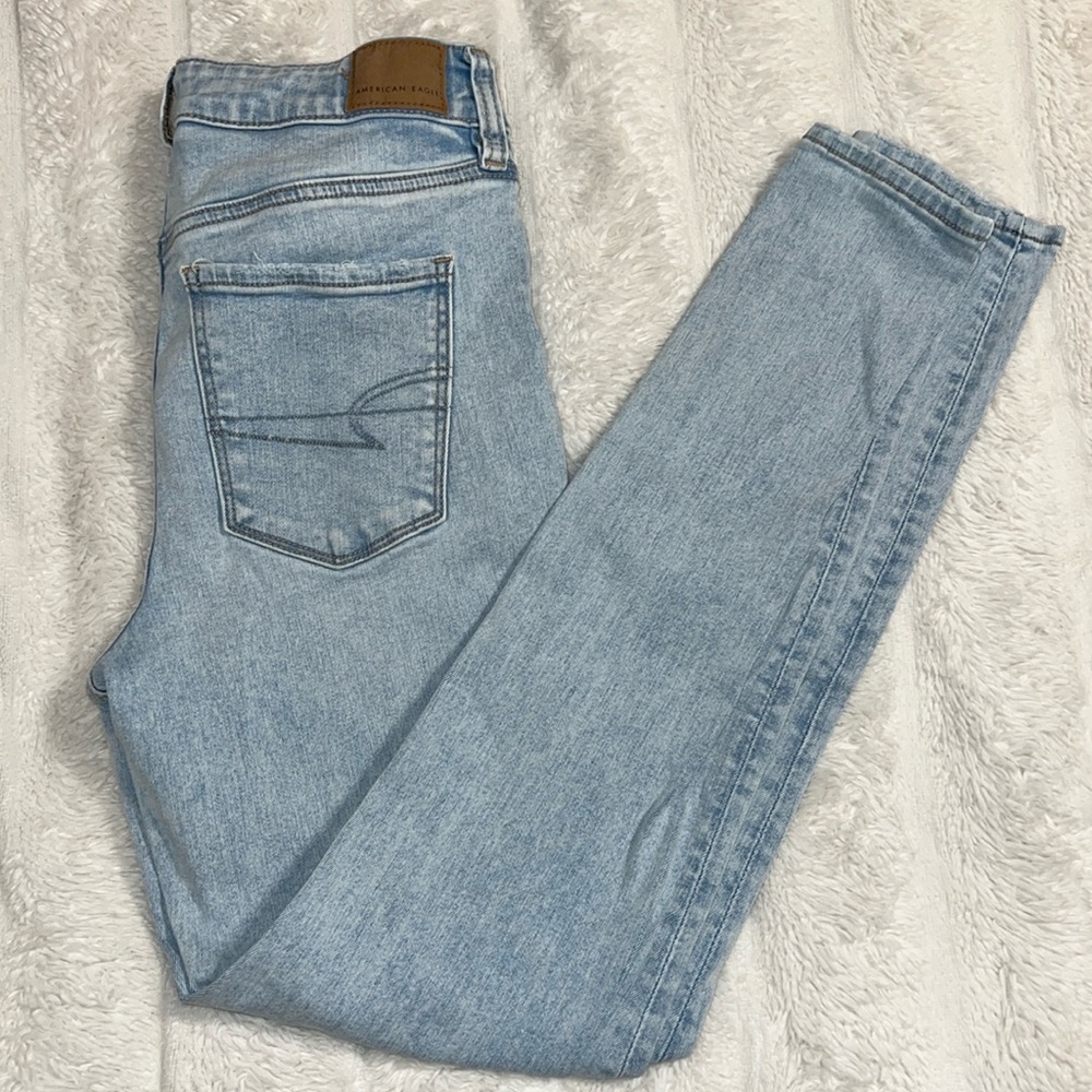 American Eagle Light Wash Stretch Size 10 Skinny Jeans